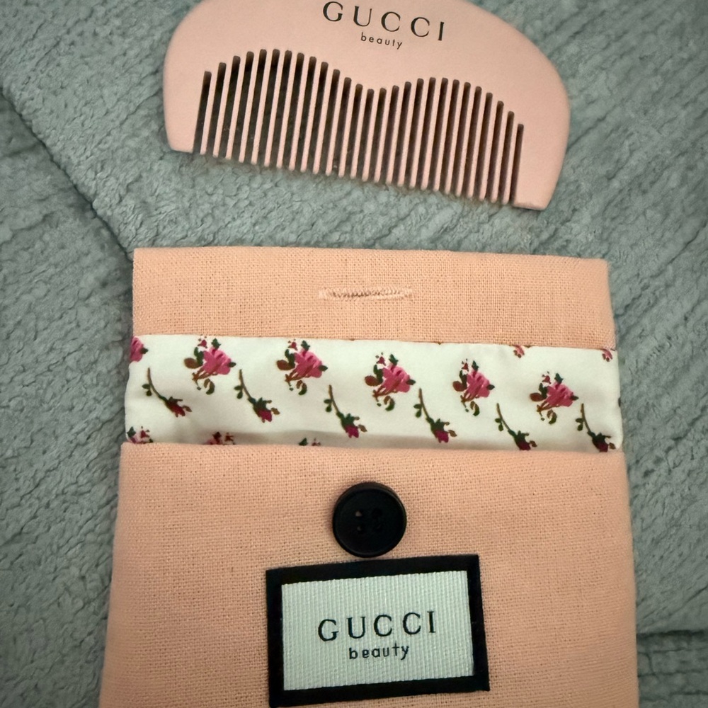 Gucci Pink Hair Comb with Floral Pouch